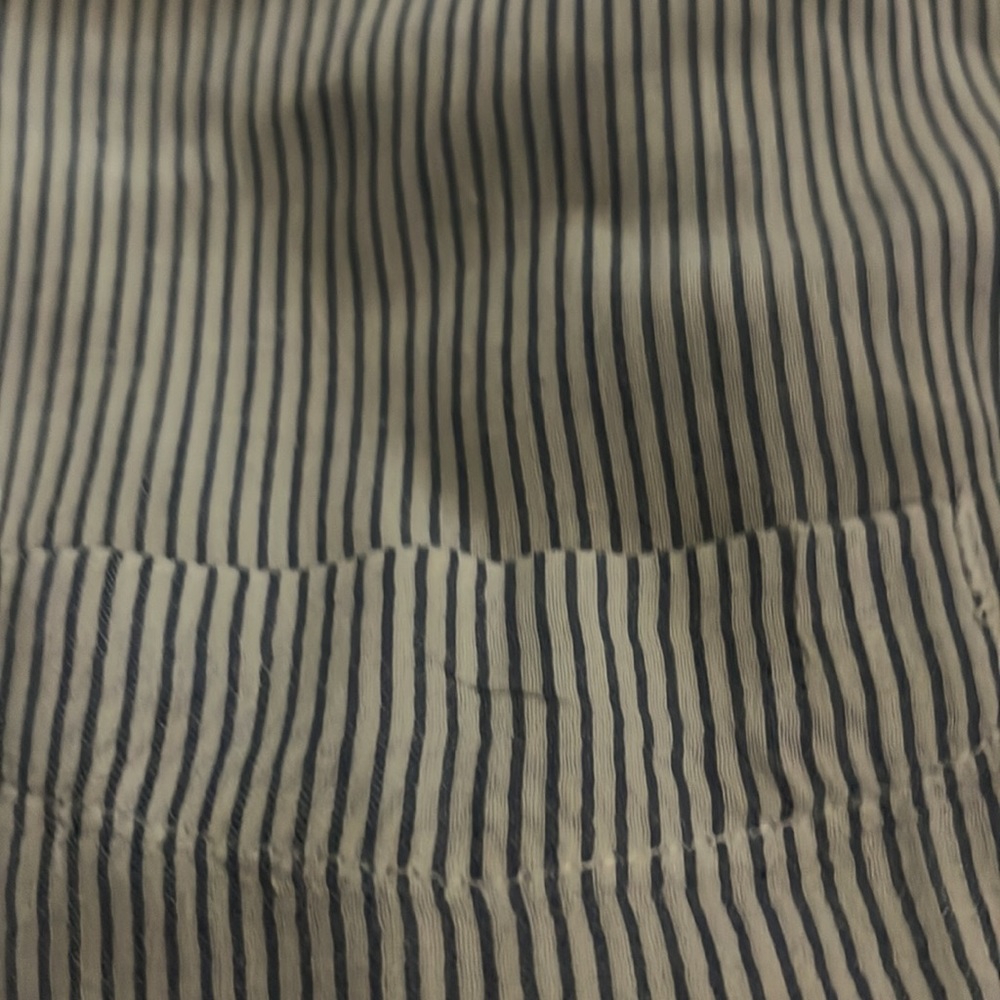 Button down - Picture 4 of 4